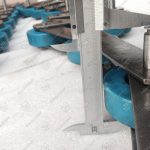 Цепь ступеней эскалатора, KONE, 13KV-C, шаг - 133,33 мм, палец - 77x12,8/12,5 мм, пластины - 35x4/35x4 мм, ролик - 75x23,5 мм, 105 kN (переходное звено)